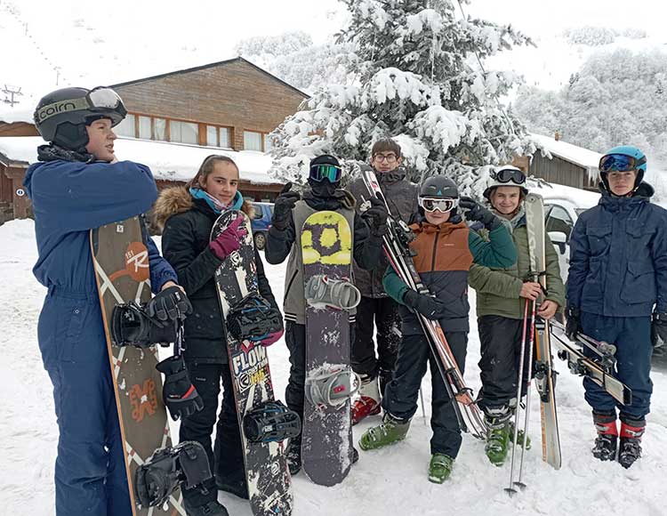 Secteur Jeunesse – “Ski and snowboard à Guzet !”